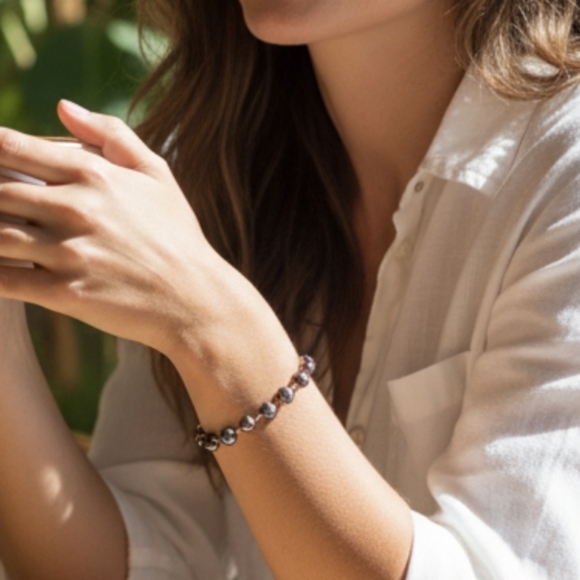 Cultured pearl bracelet; peacock blue pearls - Picture 6 of 7